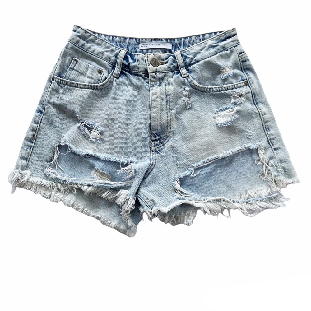 ❤️SOLD Zara Trafaluc Light Blue Wash Destroyed Distressed Denim Jean Shorts 4 - Picture 1 of 7